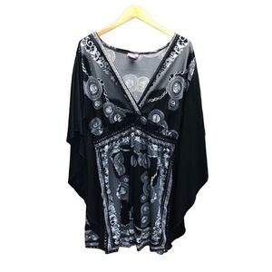 She Seoul 3X Tunic Black and White